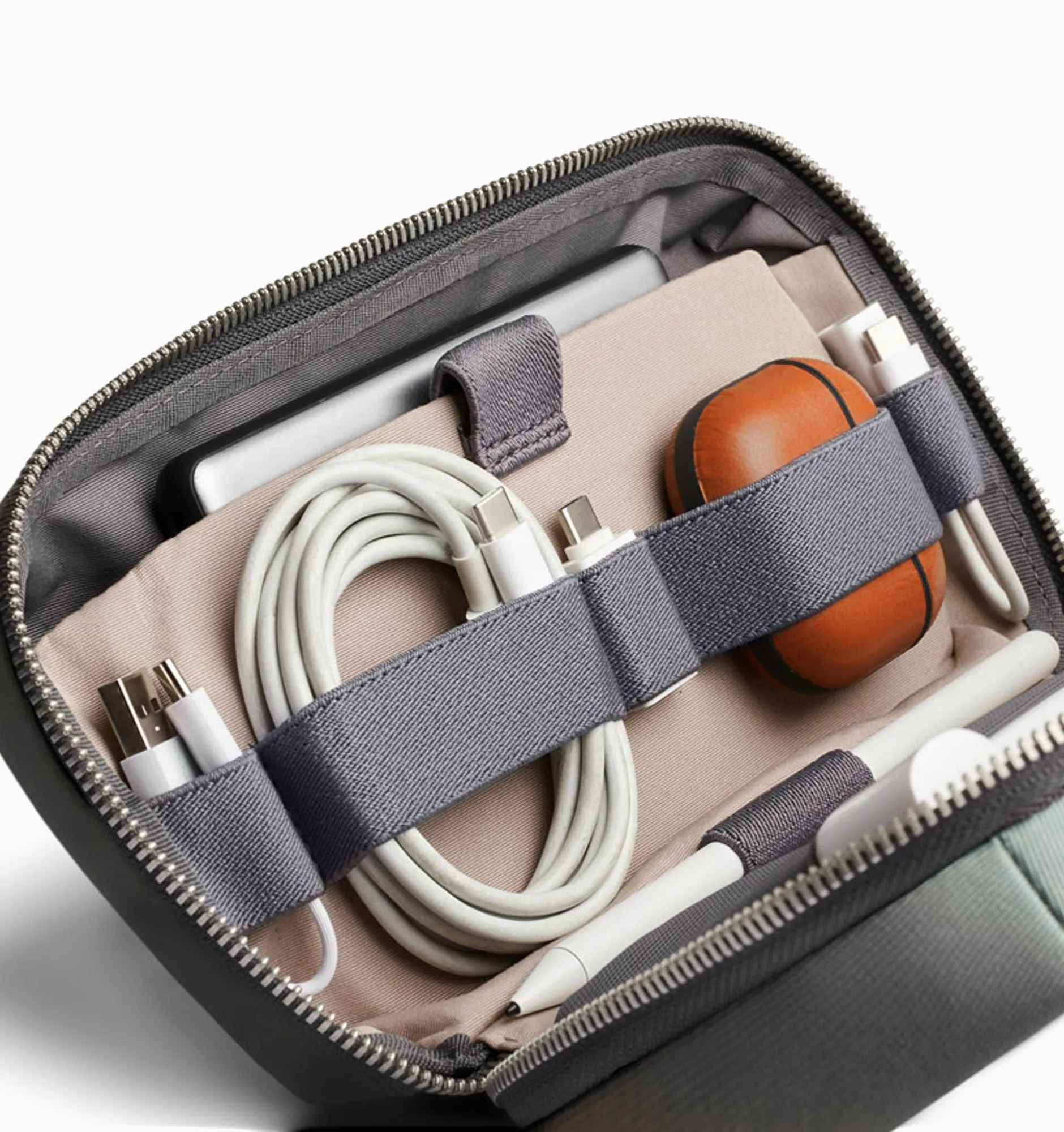 Bellroy Tech Kit