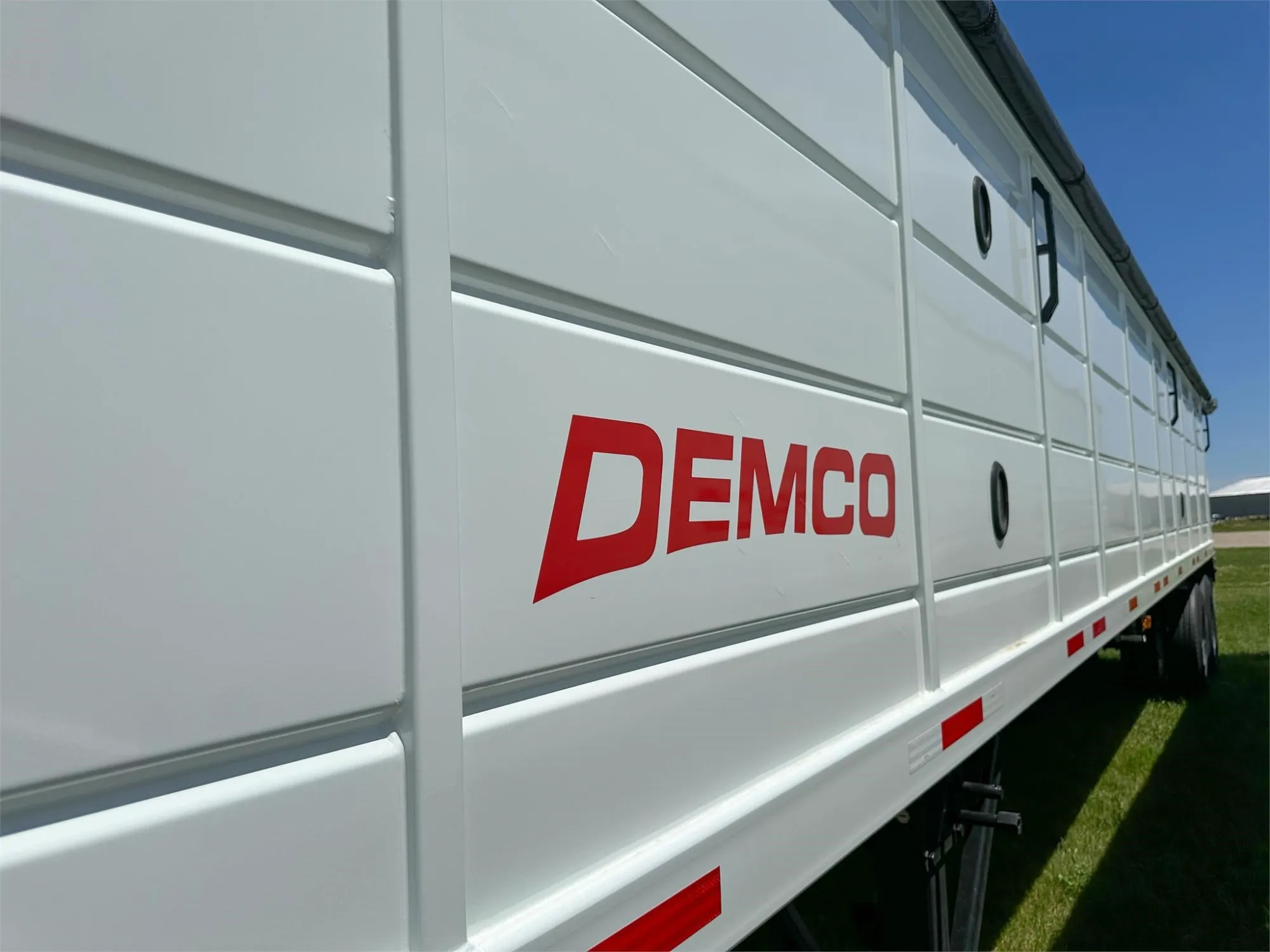 Demco Steel Hopper Bottom Trailers | Length 24' ft | Weight 6,600 Lbs | King Pin Setting 15" | For Tractors