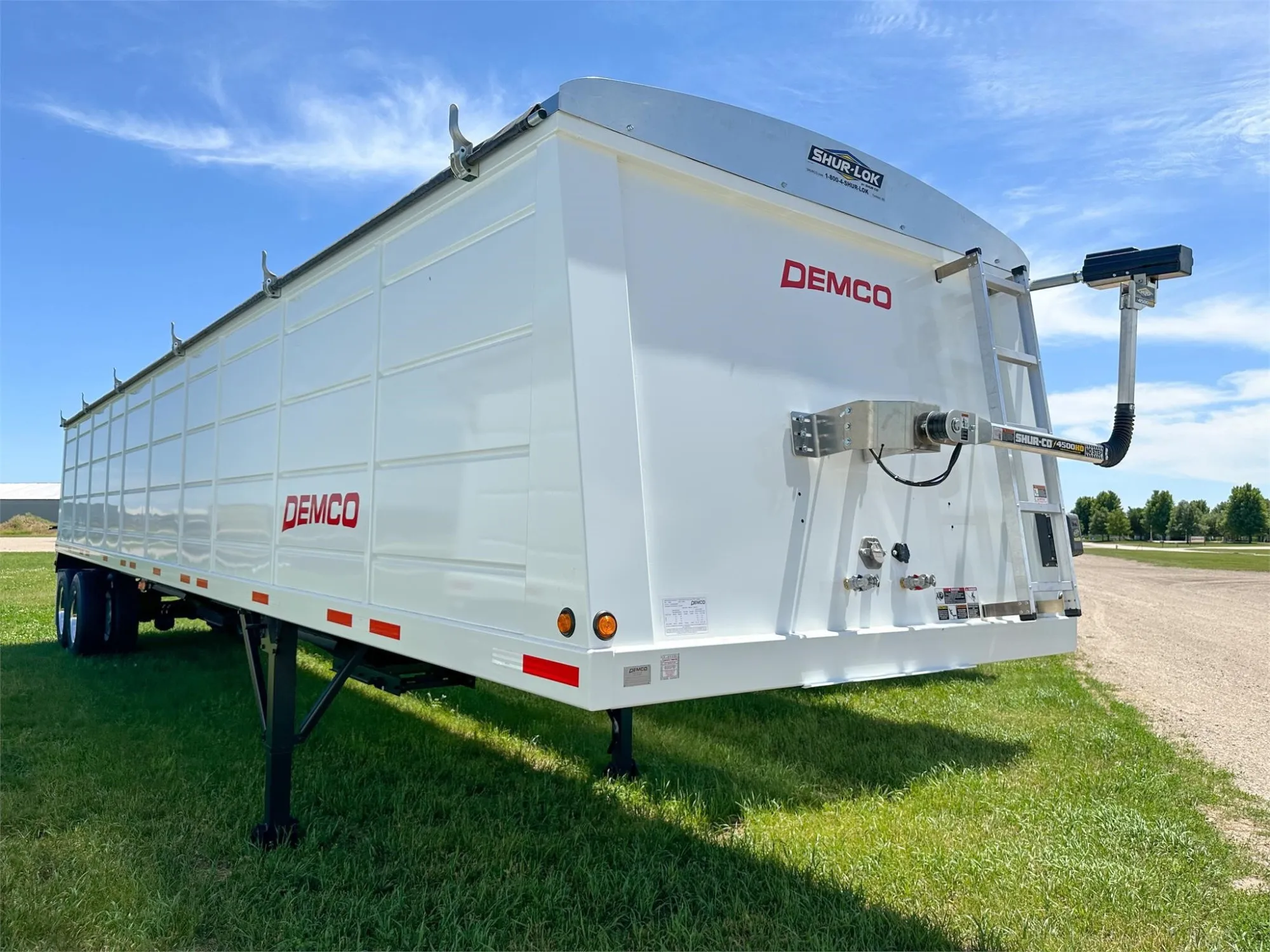 Demco Steel Hopper Bottom Trailers | Length 24' ft | Weight 6,600 Lbs | King Pin Setting 15" | For Tractors