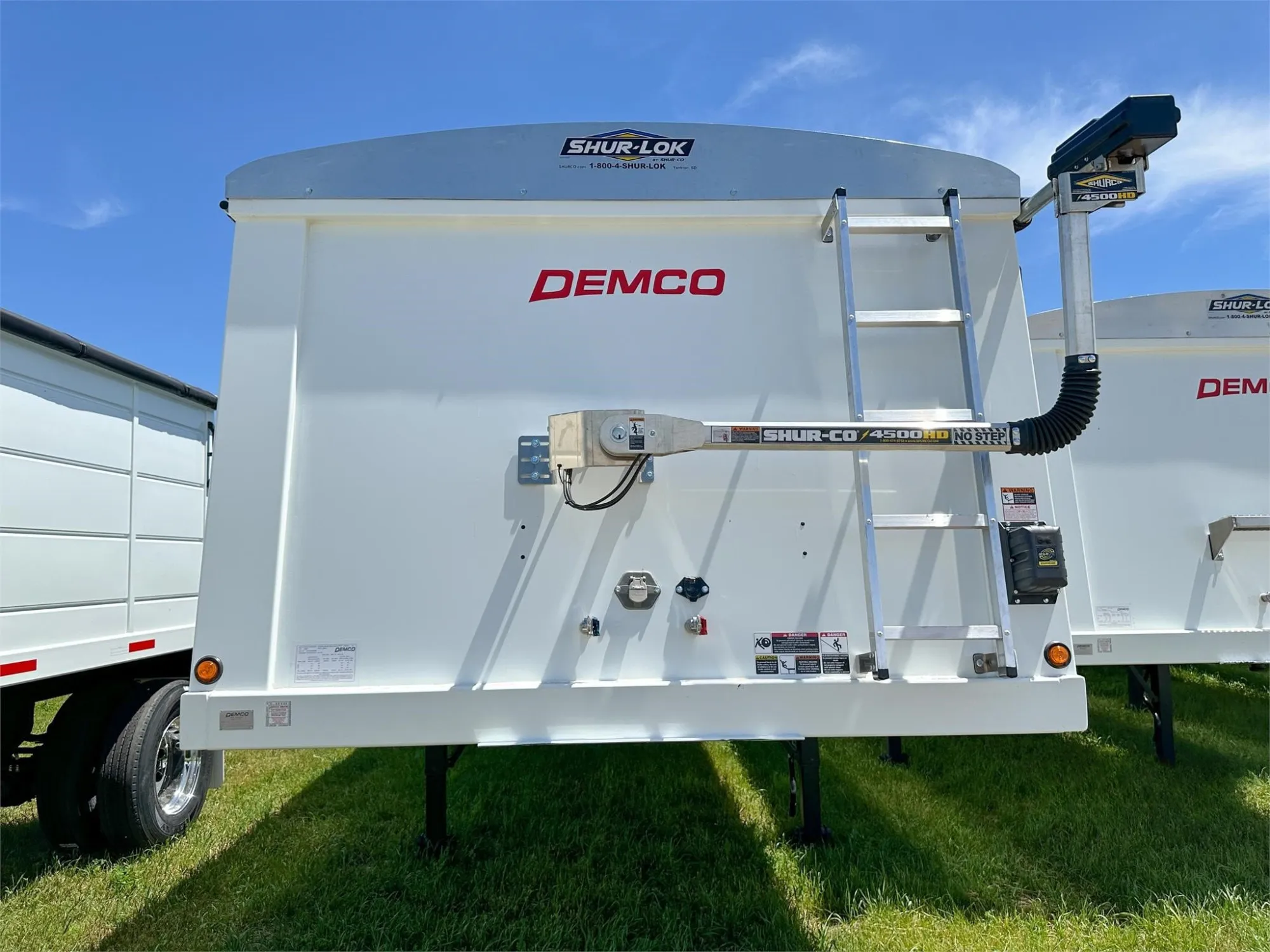 Demco Steel Hopper Bottom Trailers | Length 24' ft | Weight 6,600 Lbs | King Pin Setting 15" | For Tractors