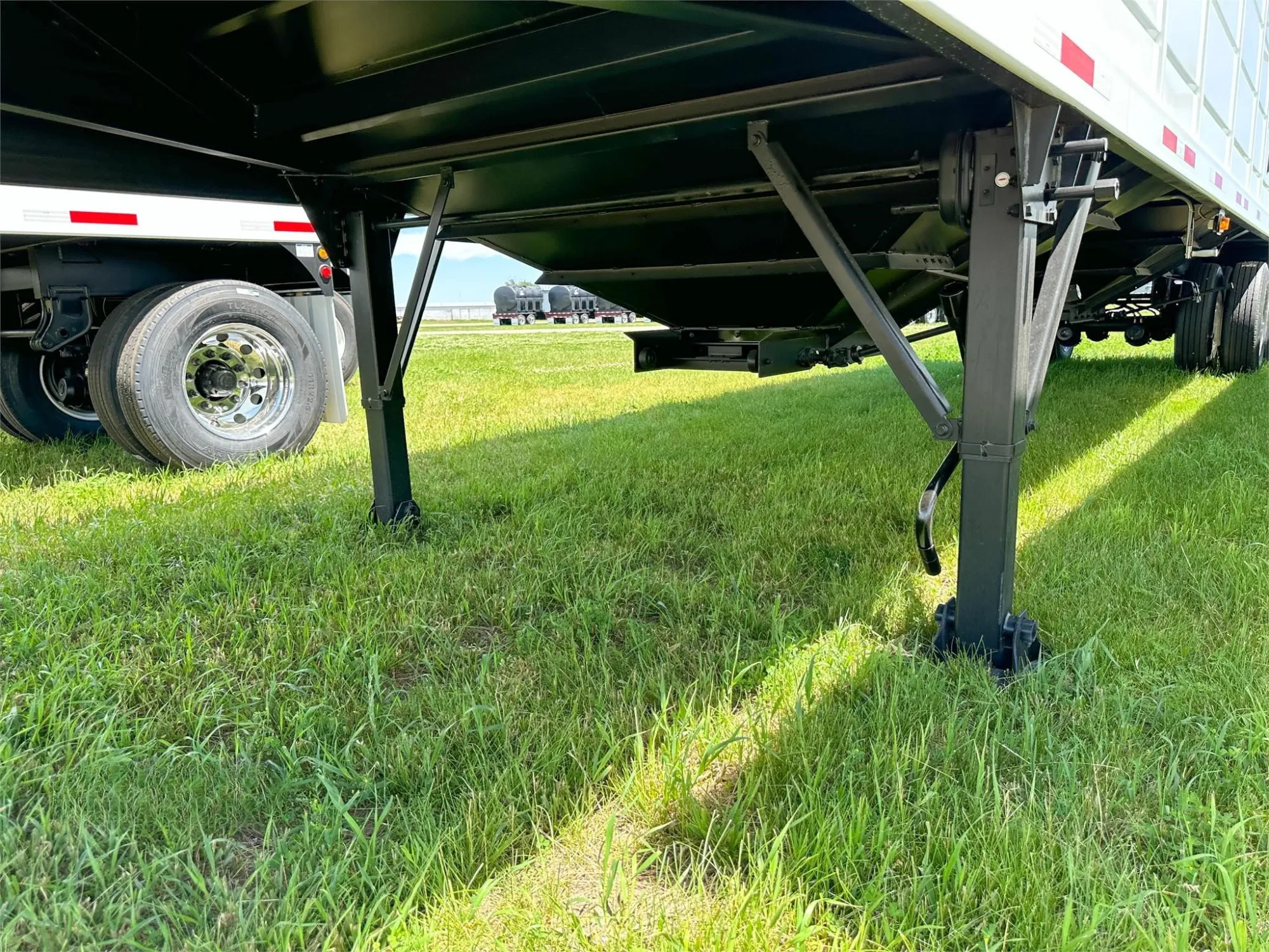 Demco Steel Hopper Bottom Trailers | Length 24' ft | Weight 6,600 Lbs | King Pin Setting 15" | For Tractors