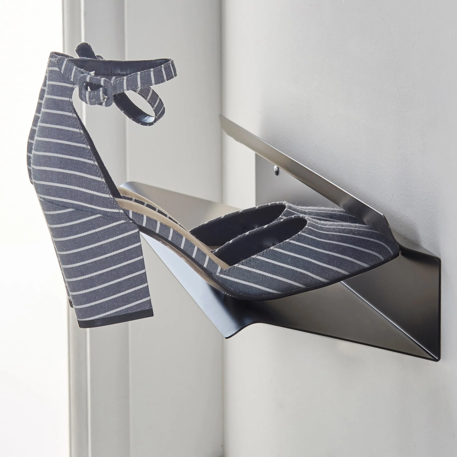 J-ME - Horizontal Floating Shoe Rack 400mm - Black