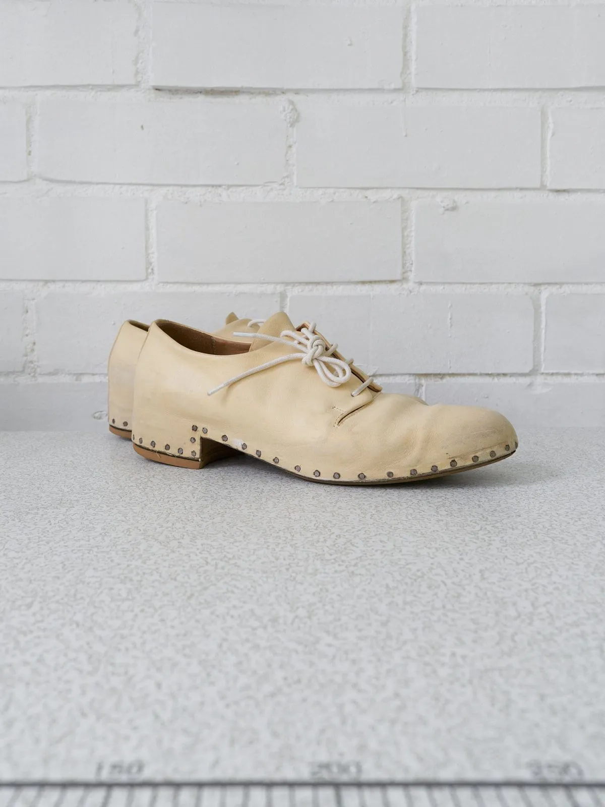 Maison Martin Margiela 2000s cream leather visible tack derby shoes - size 38