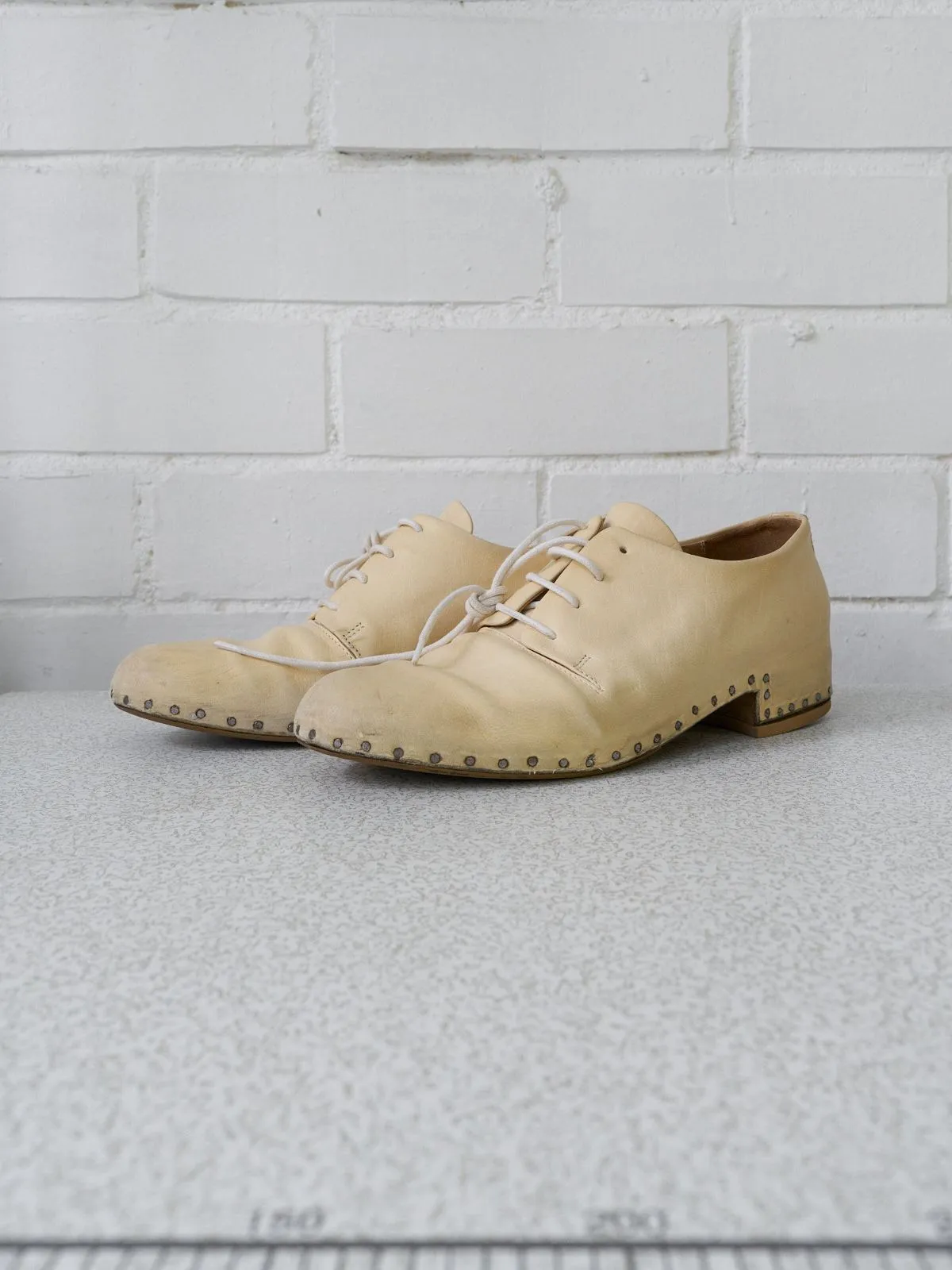 Maison Martin Margiela 2000s cream leather visible tack derby shoes - size 38