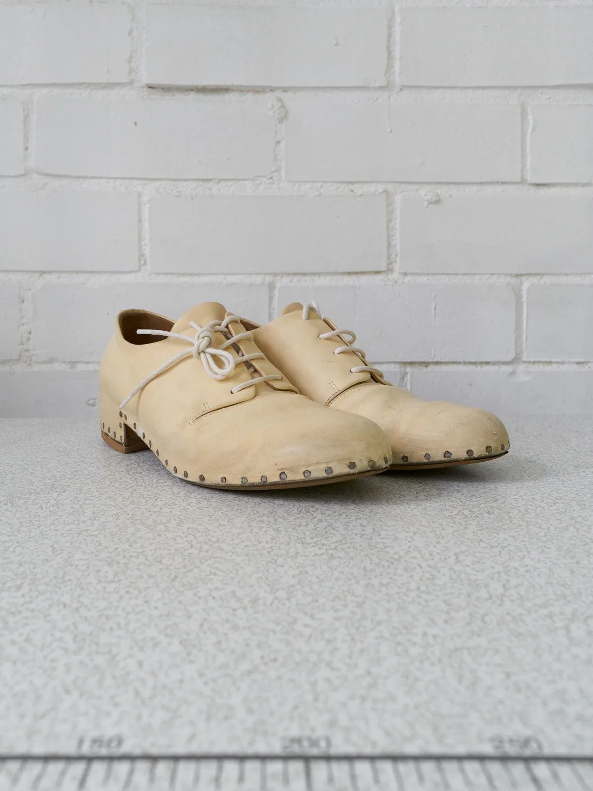 Maison Martin Margiela 2000s cream leather visible tack derby shoes - size 38