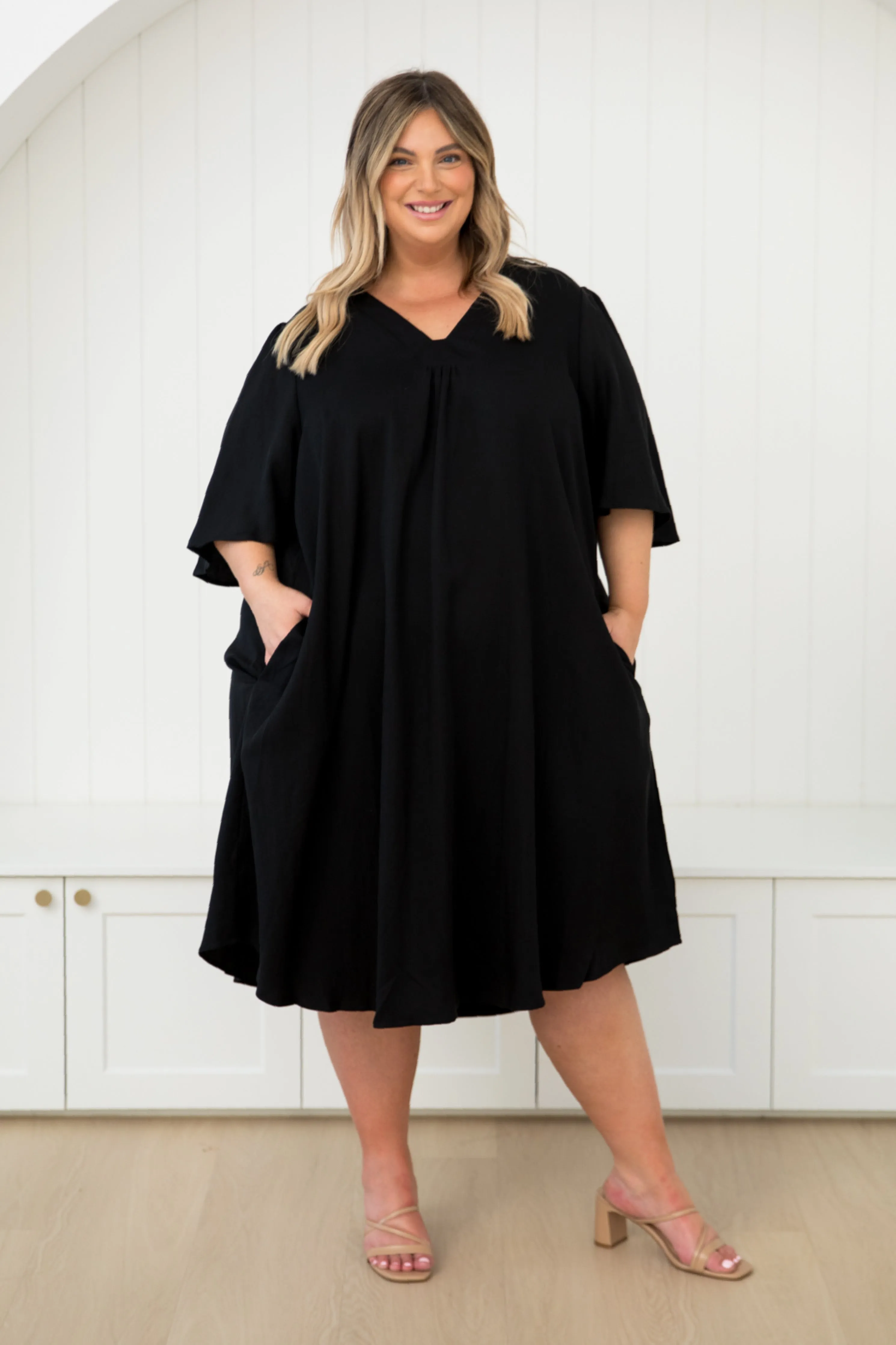 Makeo Dress in Black