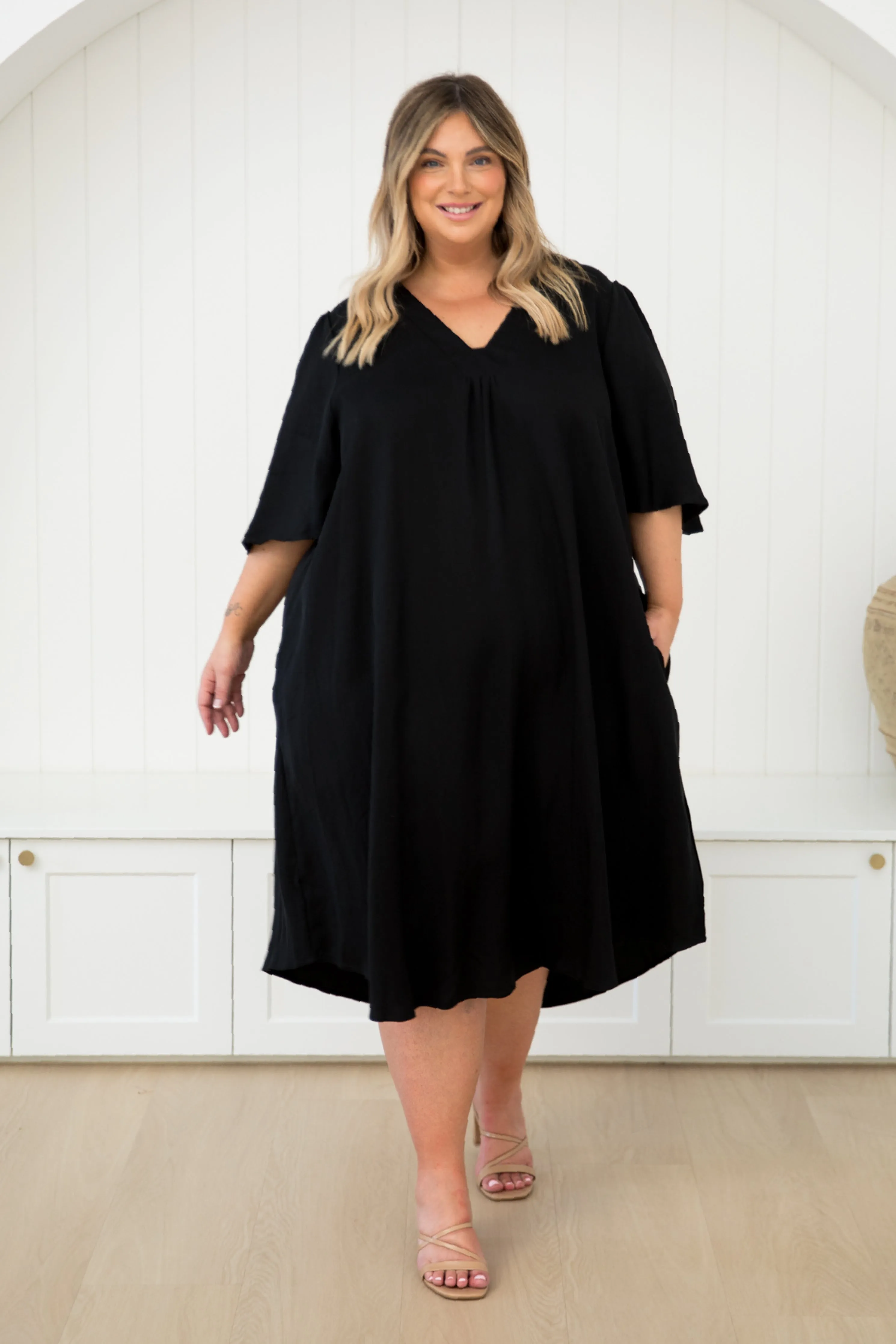 Makeo Dress in Black