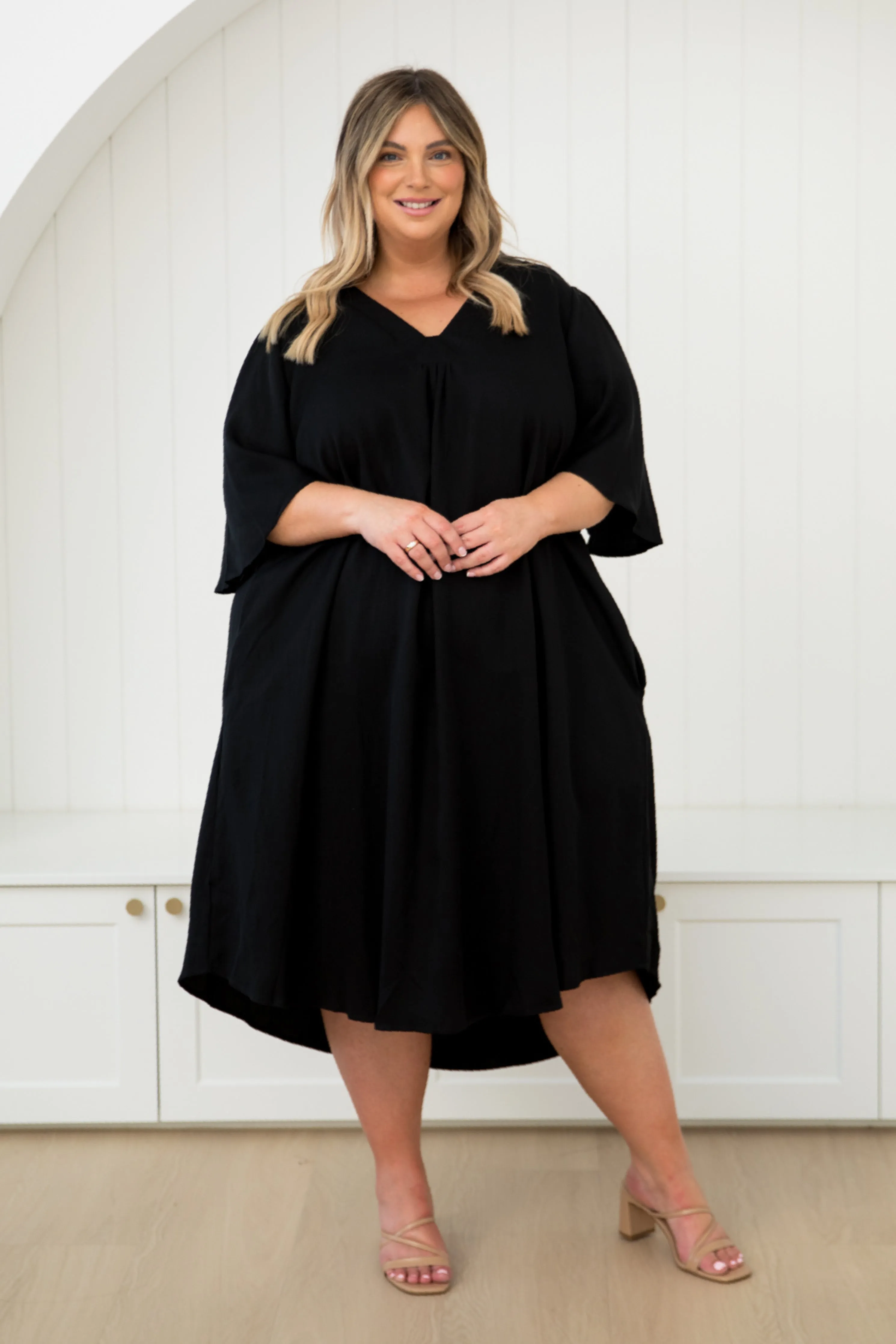 Makeo Dress in Black