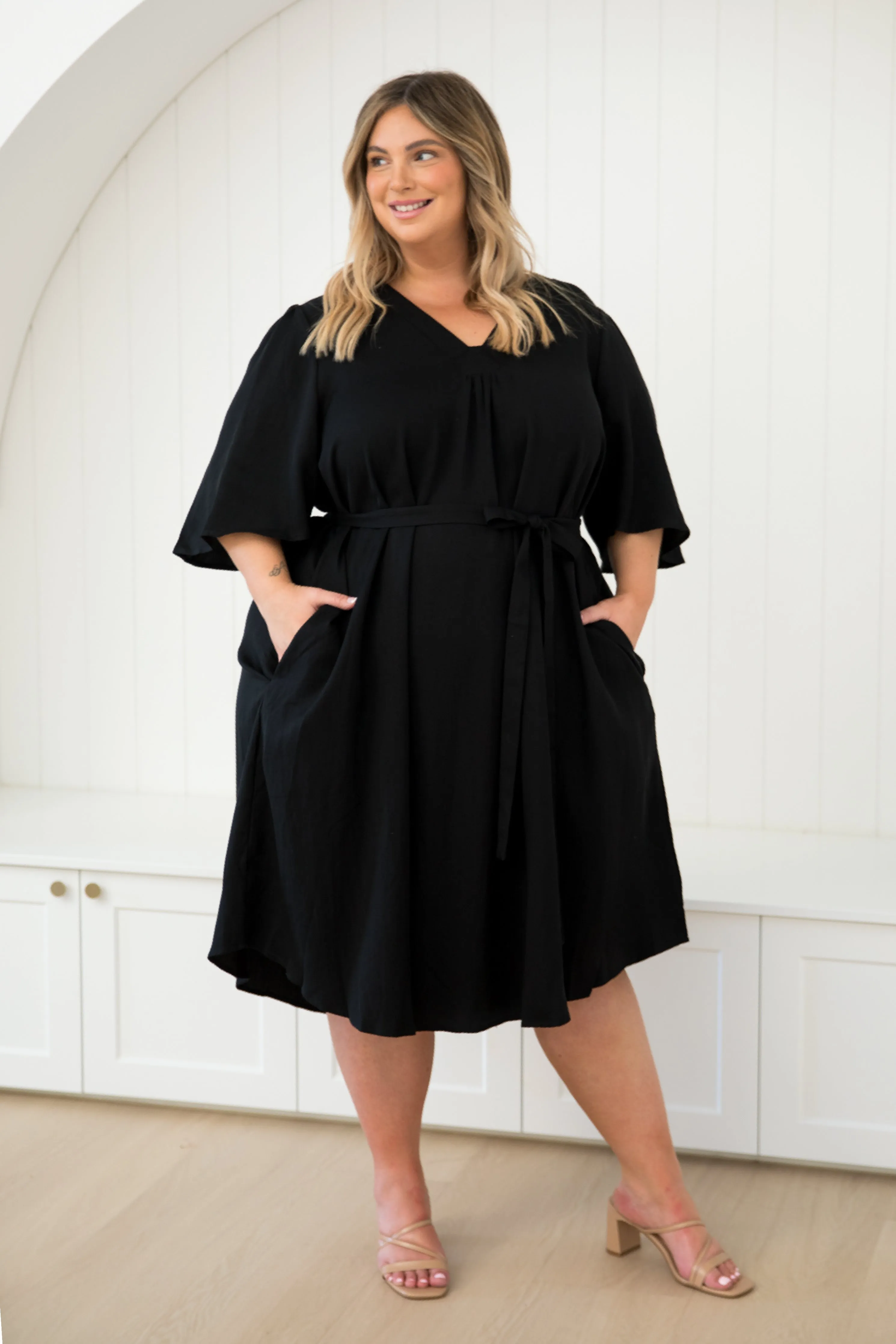 Makeo Dress in Black