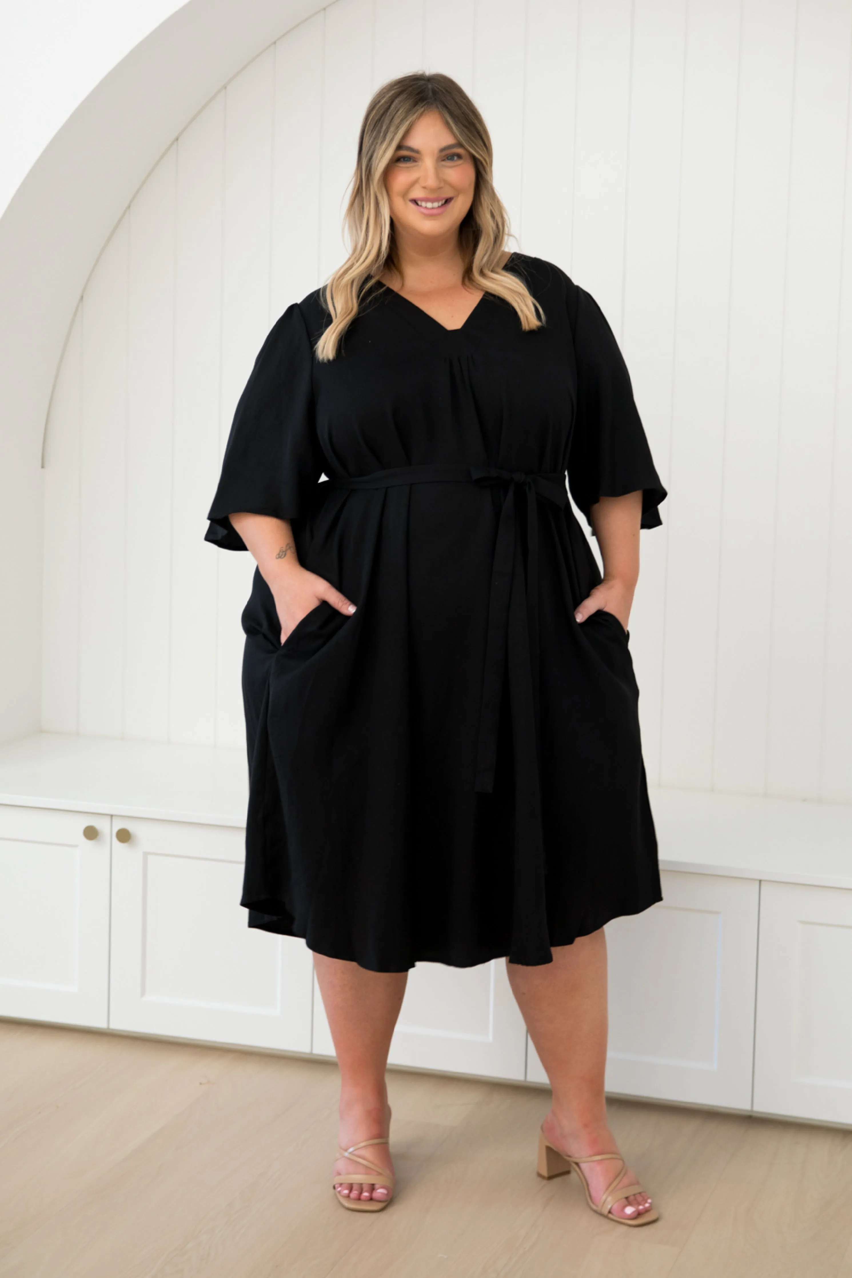 Makeo Dress in Black