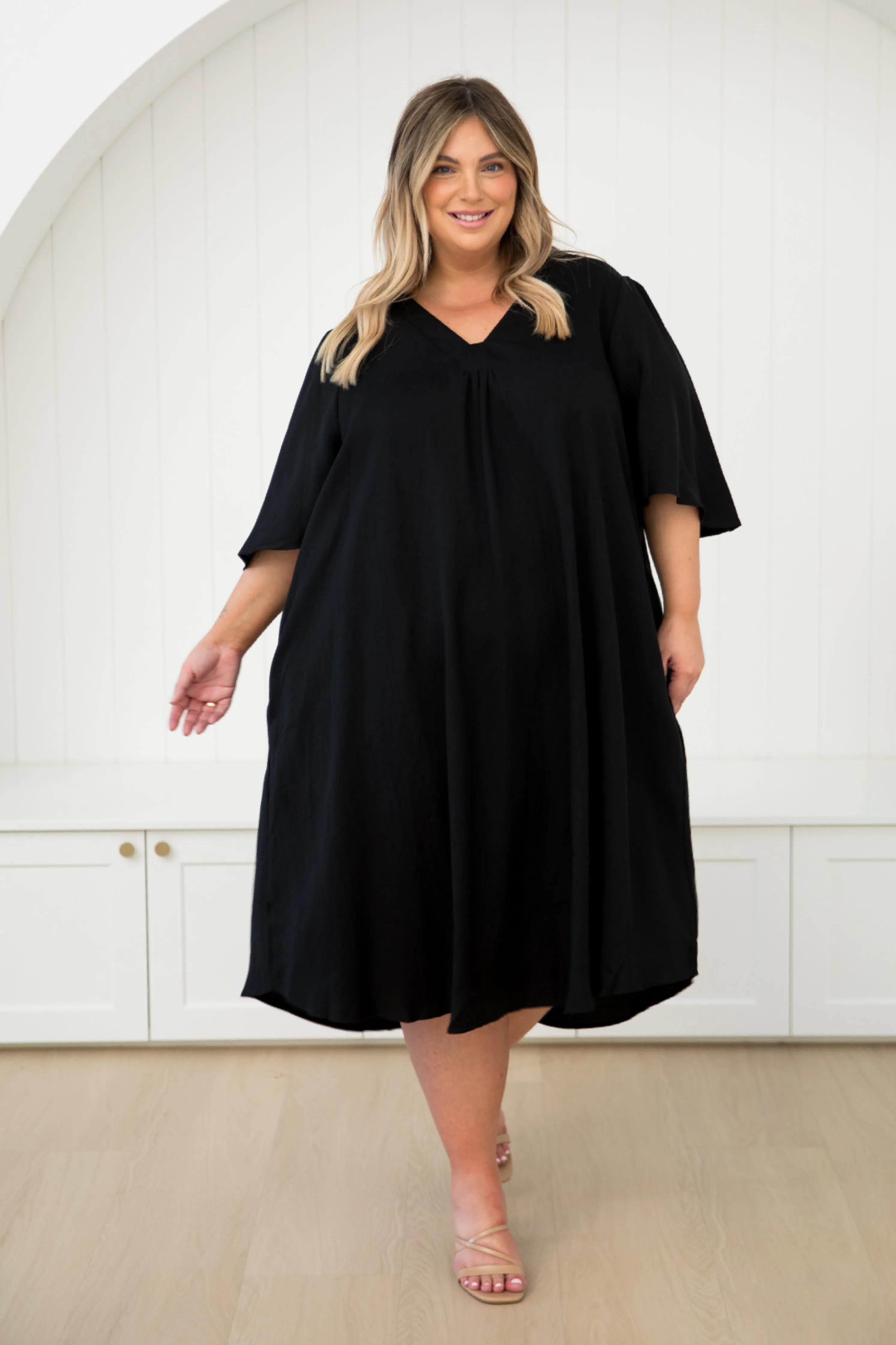 Makeo Dress in Black