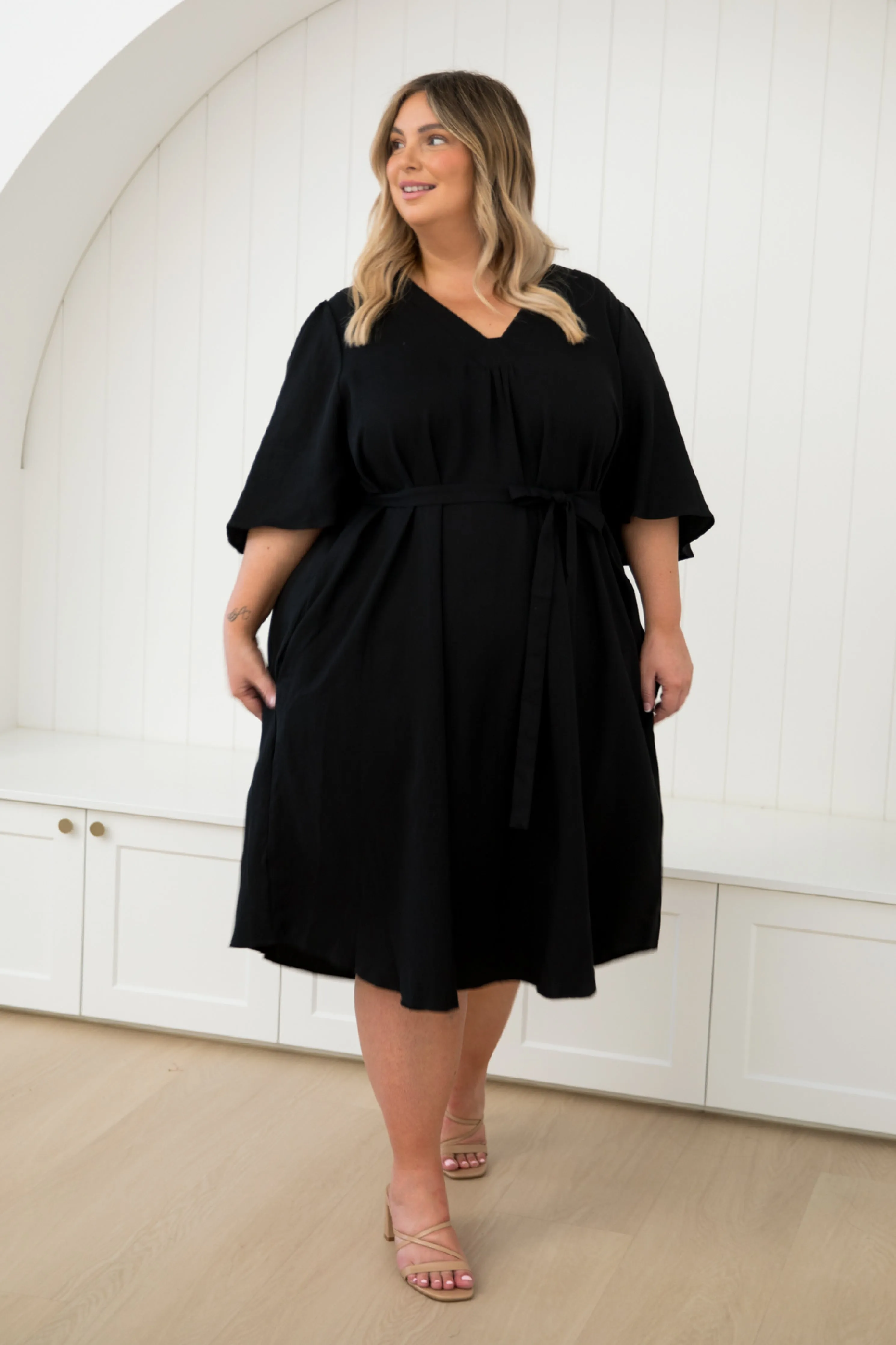 Makeo Dress in Black