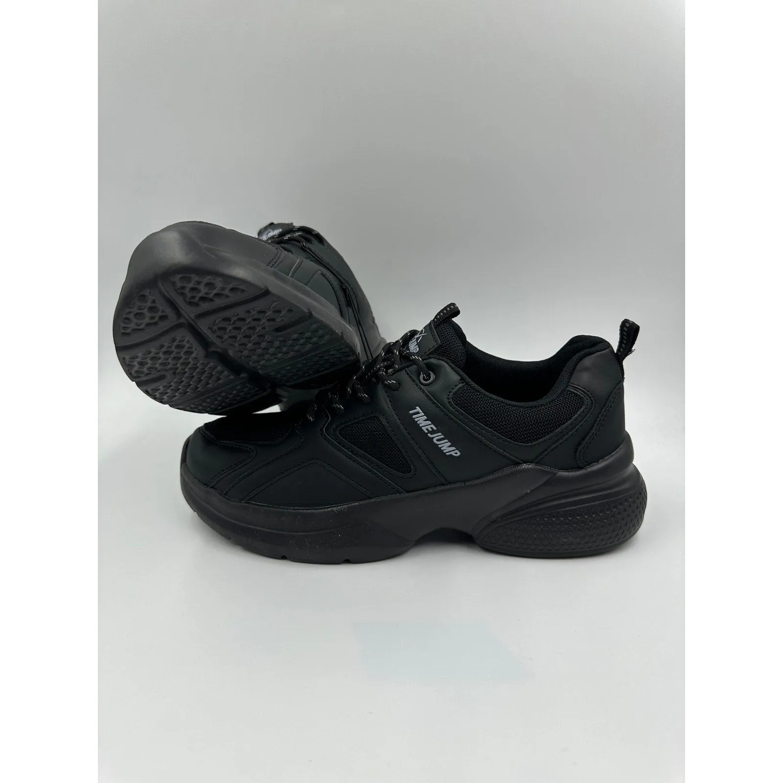 Men's Size 9, Black Low Top Sneakers w/ Ultra Thick Sole for Ultimate Support