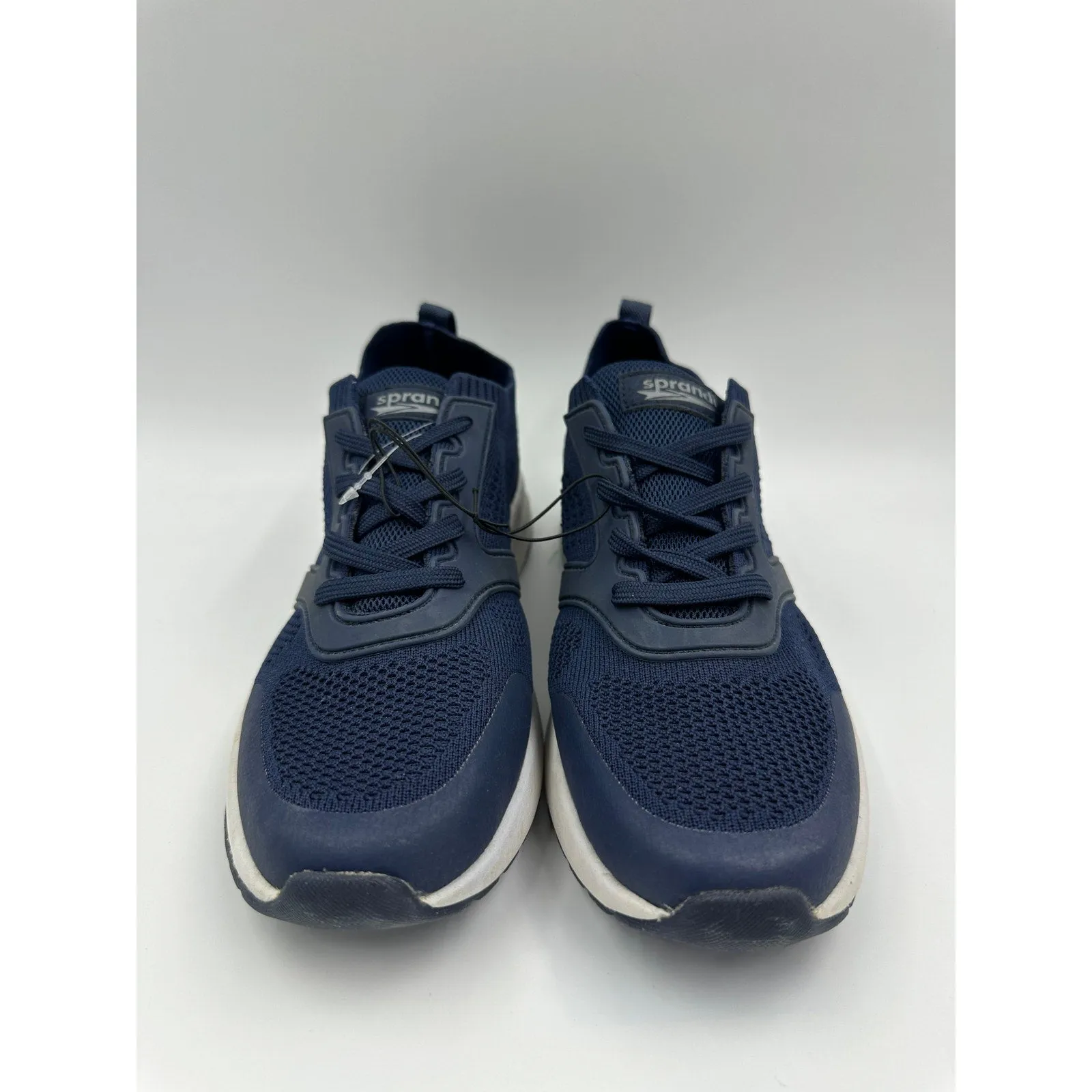 Men's Size 9, Navy and White Low Top Knit Sneakers for a Night out