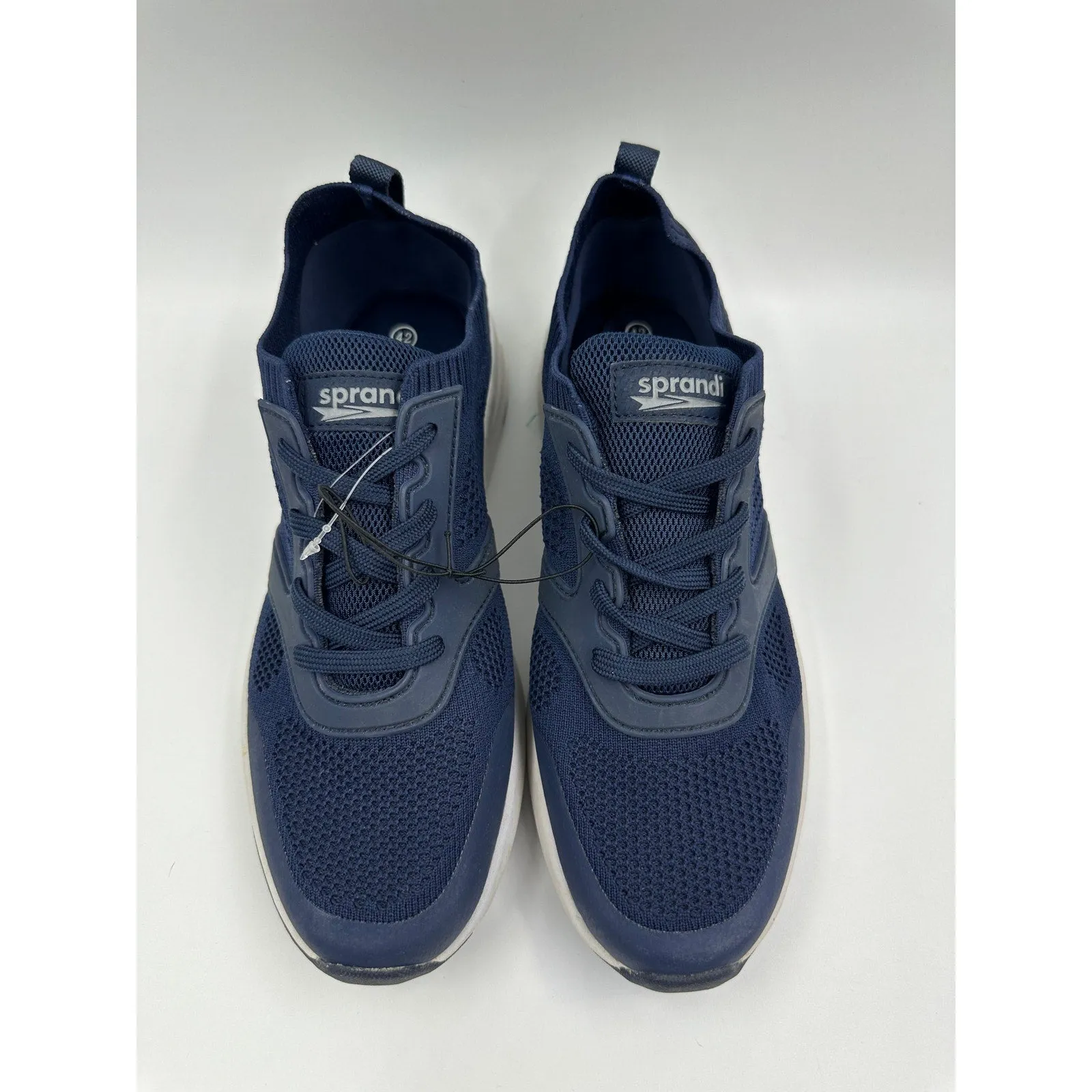 Men's Size 9, Navy and White Low Top Knit Sneakers for a Night out