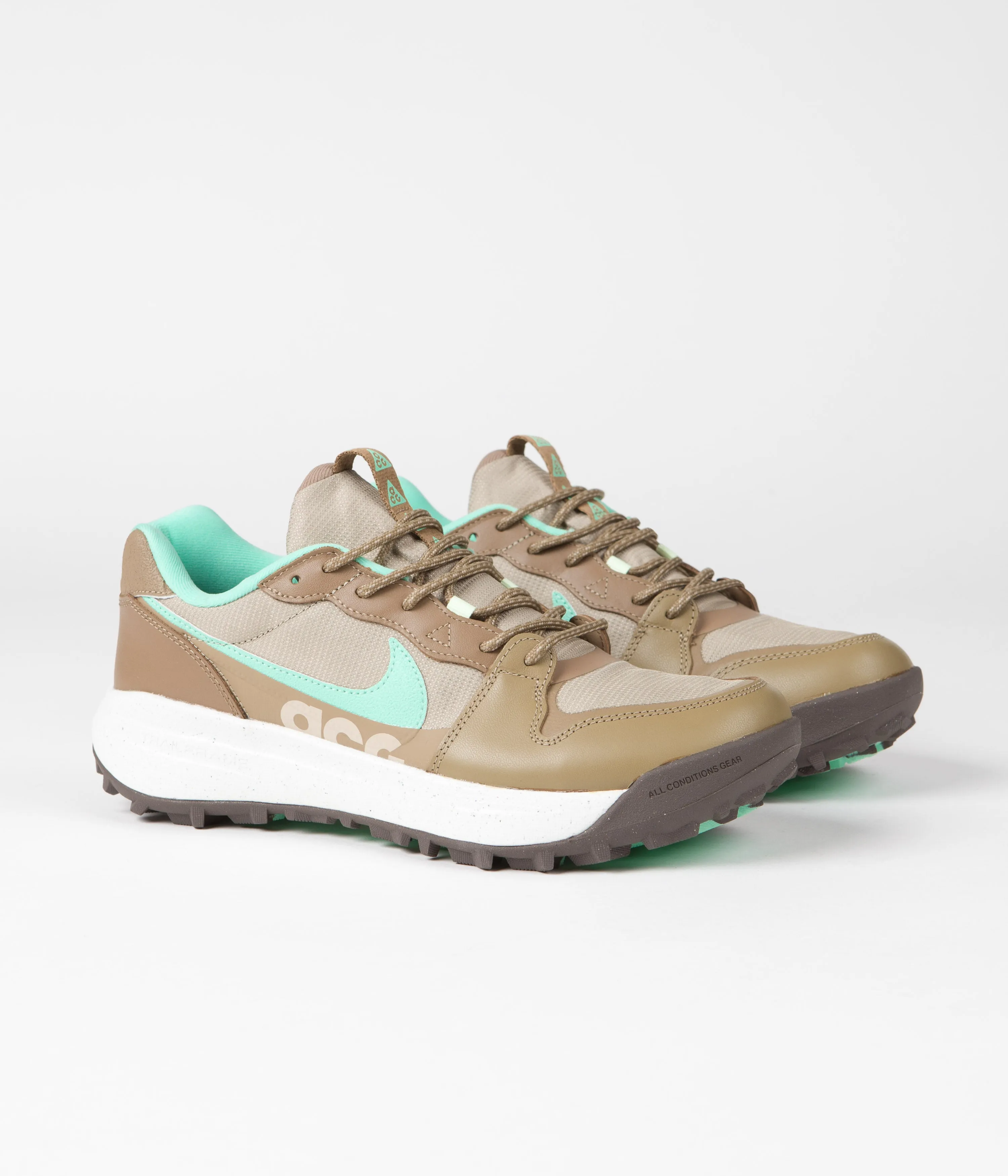 Nike ACG Lowcate Shoes - Limestone / Green Glow - Dark Driftwood - Sail