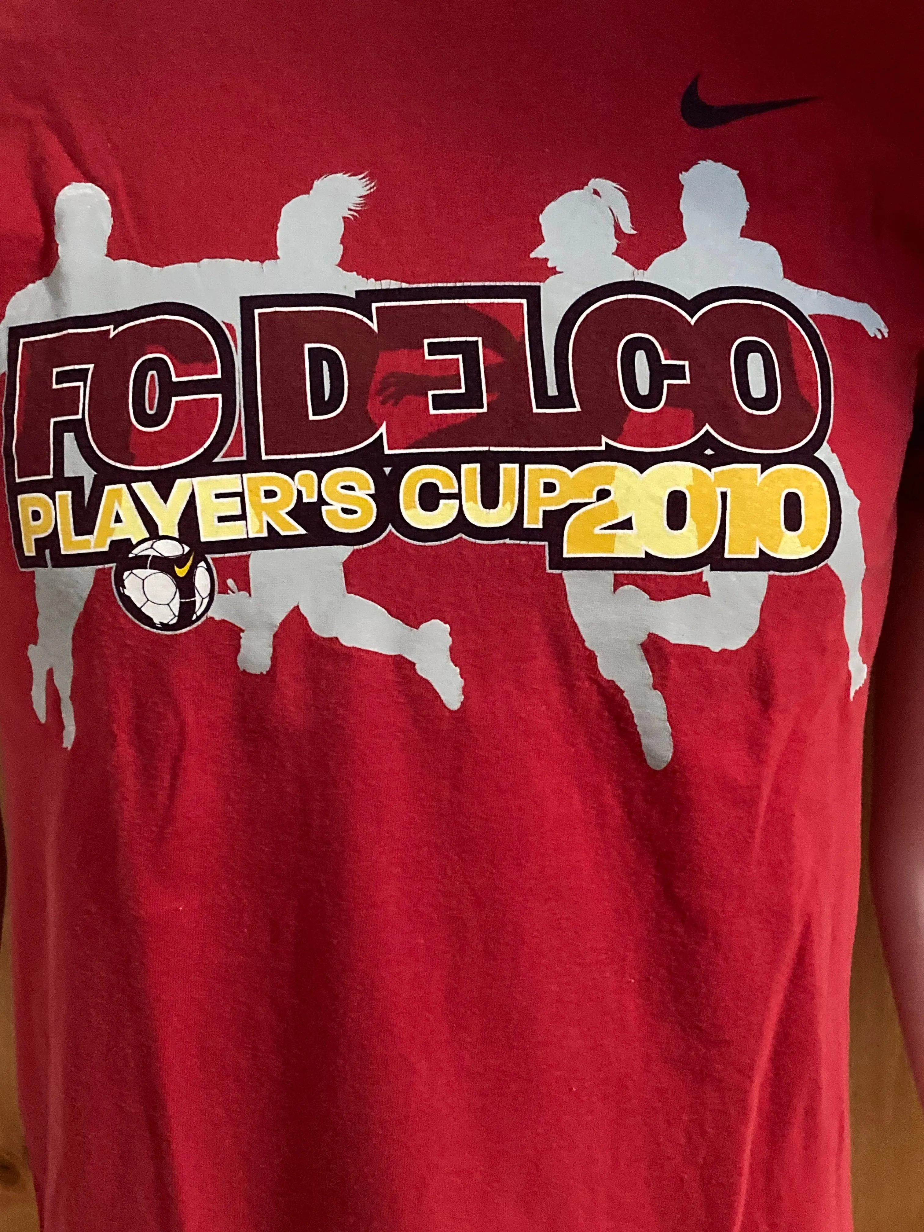 NIKE "FC DELCO PLAYER CUP 2010" SOCCER Graphic Print Adult XS Xtra Extra Small Red T-Shirt Tee Shirt