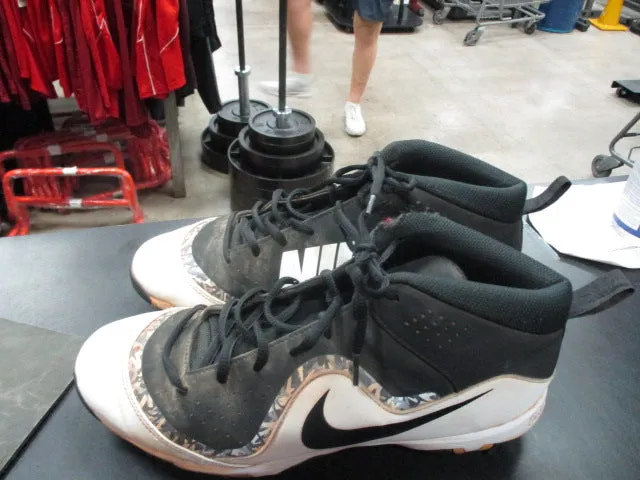 Used Nike Trout Cleats Size 9.5 - Has Wear