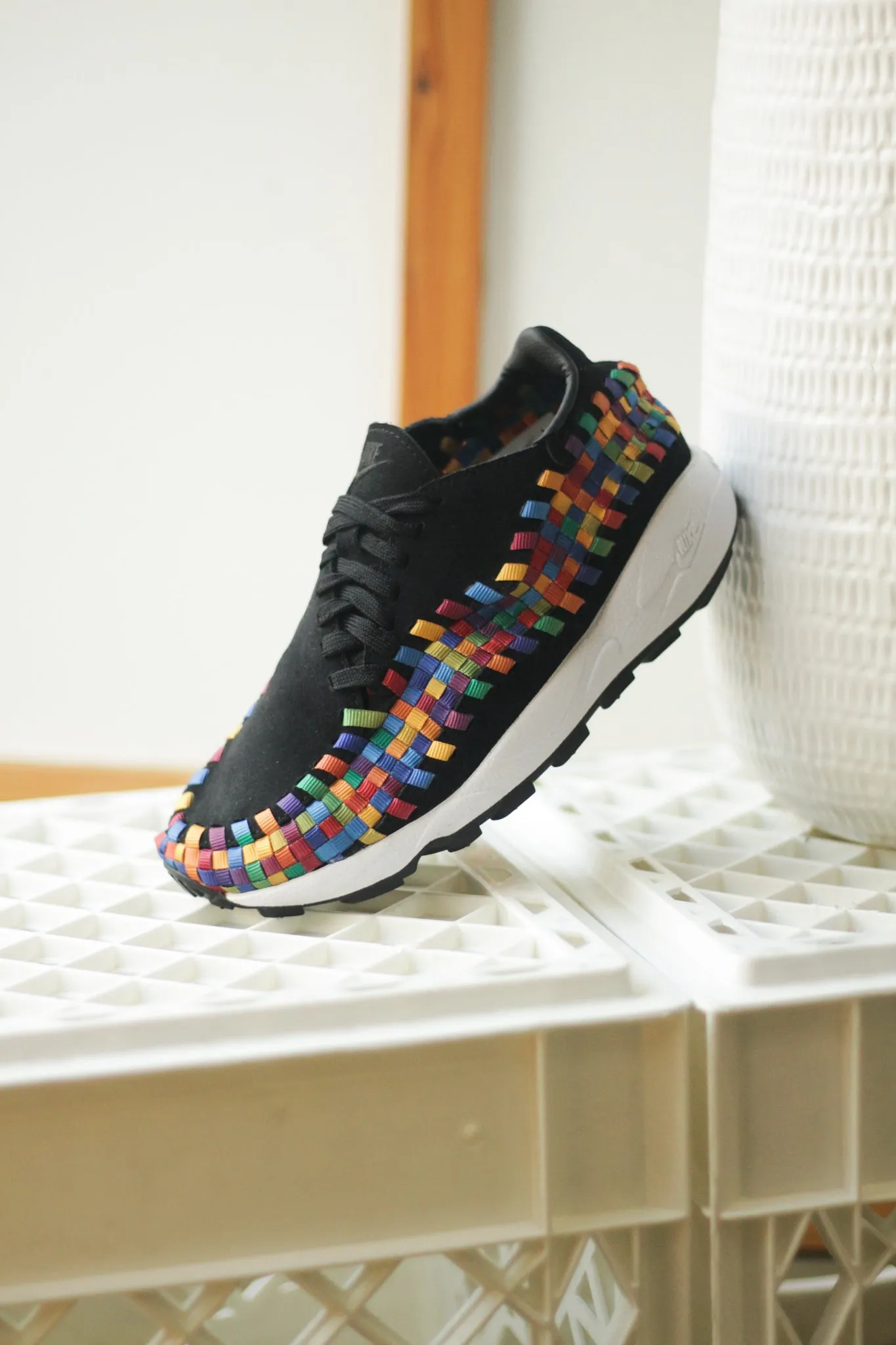 W AIR FOOTSCAPE WOVEN "BLACK/MULTI"